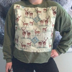 Raw Hem Cropped Deer Sweatshirt